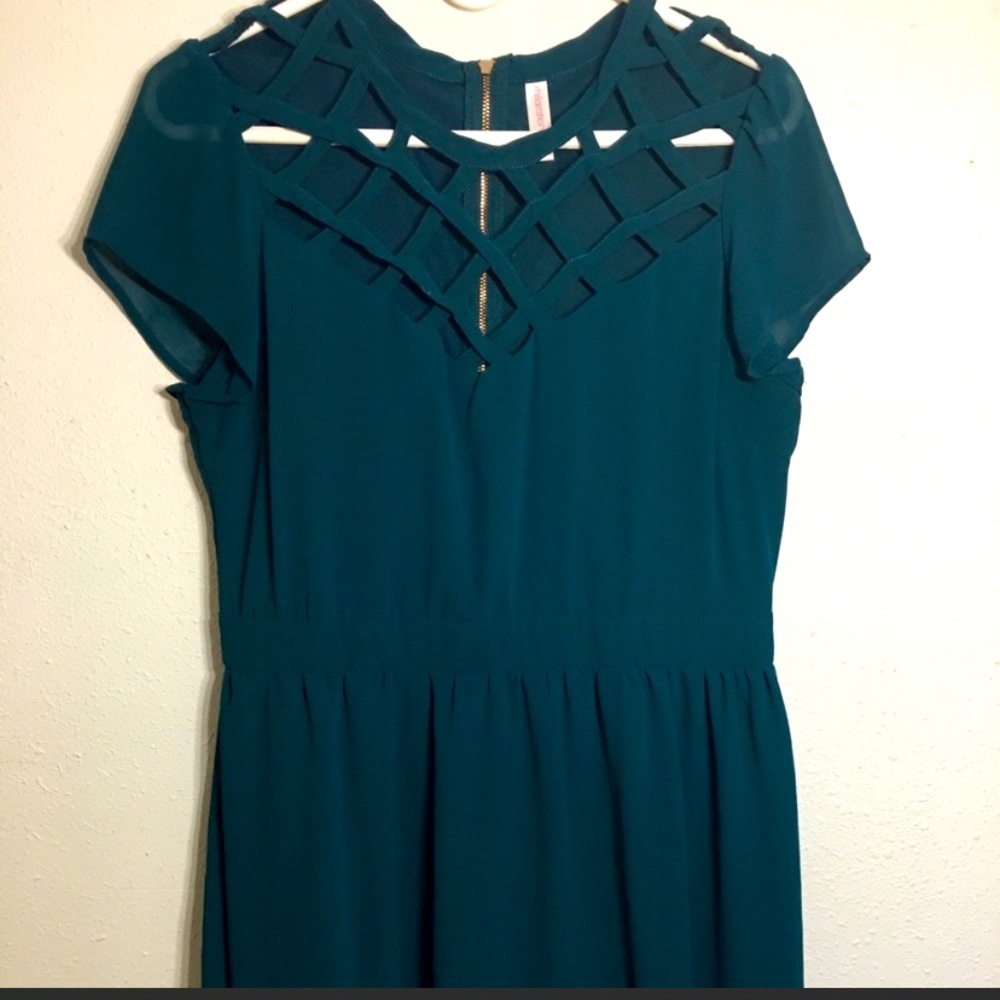 Xhileration size M cutout dress-NEW no tags